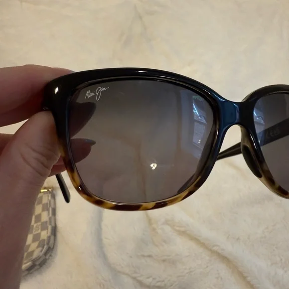 Maui Jim Rooftops frame - Black with Tortoise Sunglasses - Picture 3 of 5